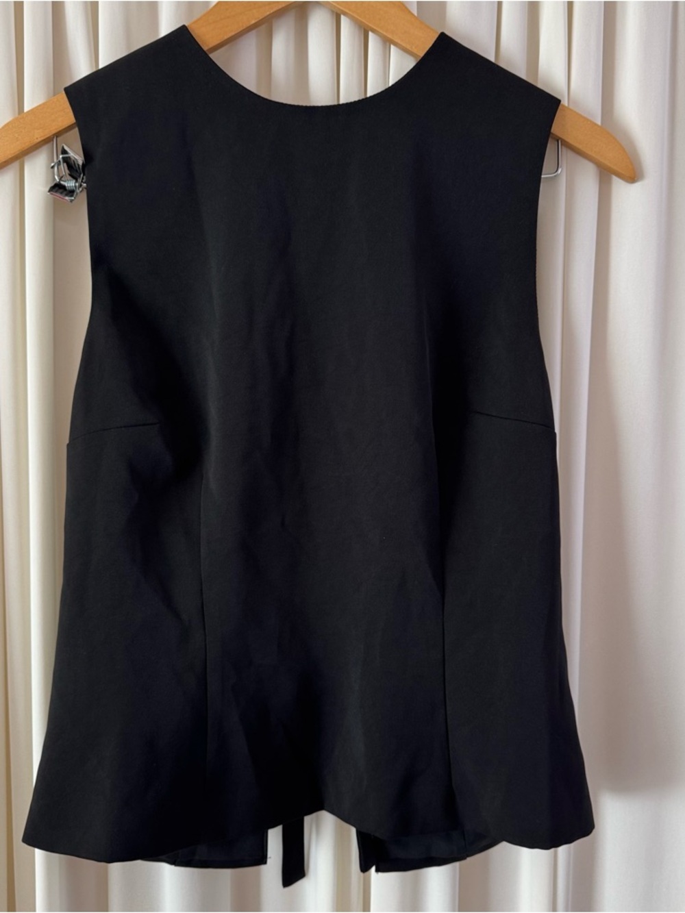 More To Come Reagan Top Sleek Black Sleeveless Peplum Top Open Back Tie Bow Sz M - Picture 3 of 5